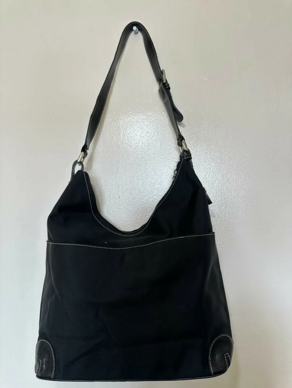 Maxx New York sleek black